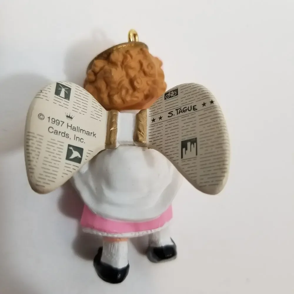 Hallmark Keepsake Ornament Granddaughter Vintage 1997 Sue Tague